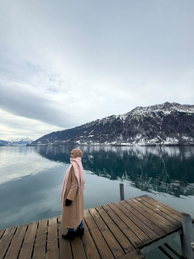 Gambar kenangan perjalanan pelanggan Ana Travel & Tours